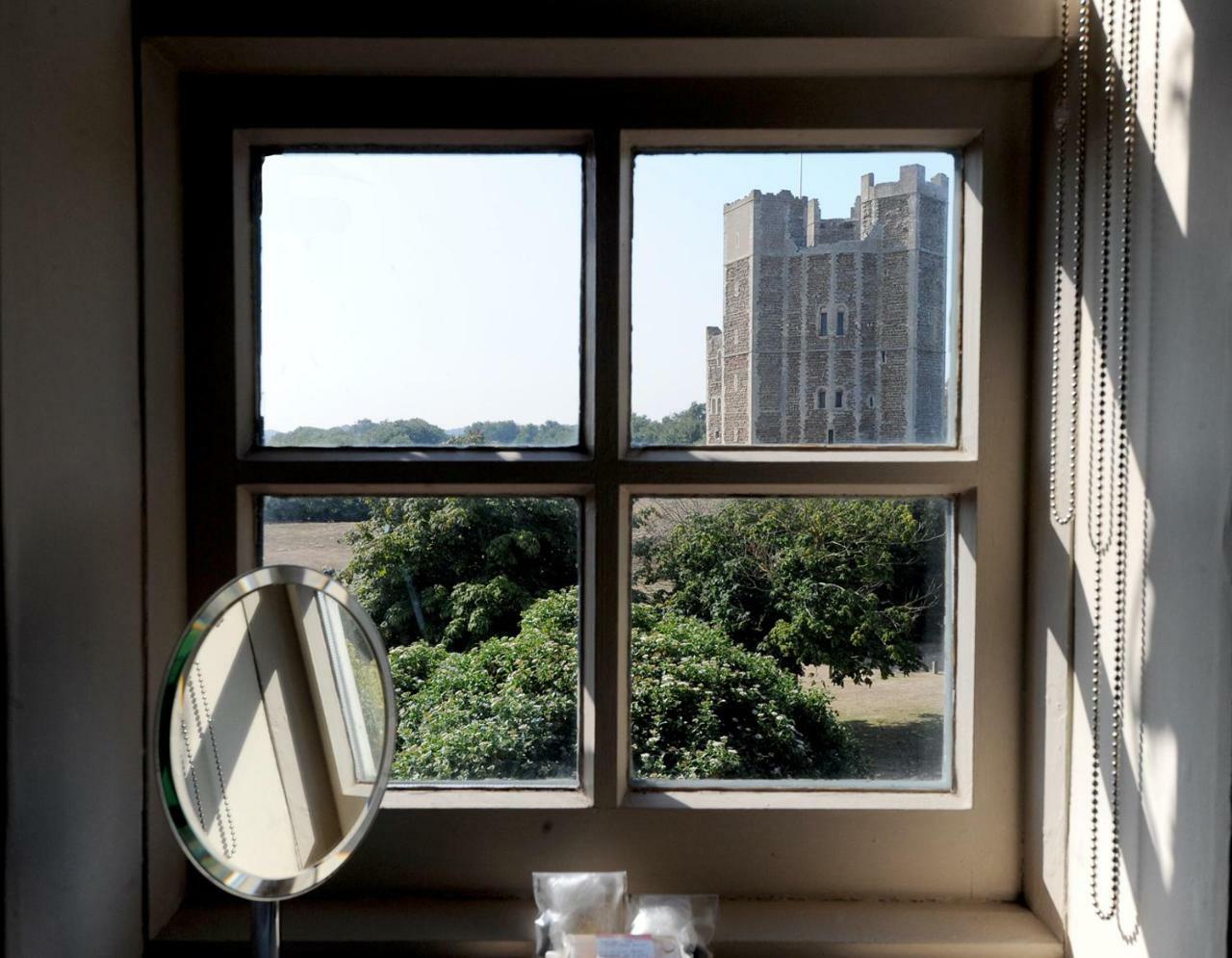 Crown And Castle Hotel Orford Ngoại thất bức ảnh